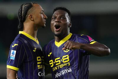 Verona (Italy), 18/08/2024.- Hellas Verona's Daniel Mosquera (R) and Dailon Livramento celebrate the victory at the end of the Italian Serie A soccer match Hellas Verona vs Napoli at the Marcantonio Bentegodi stadium in Verona, Italy, 18 August 2024. (Italia) EFE/EPA/Emanuele Pennnacchio