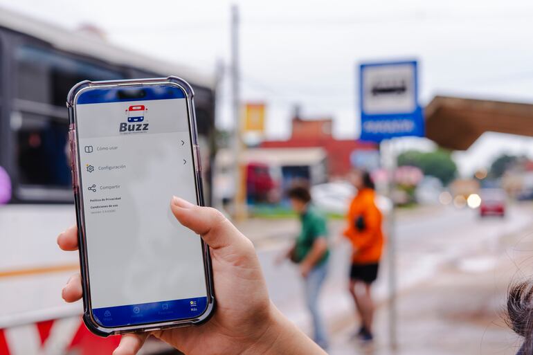 "BuzzPy" promete ayudar a conocer las ubicaciones de las unidades del transporte público.