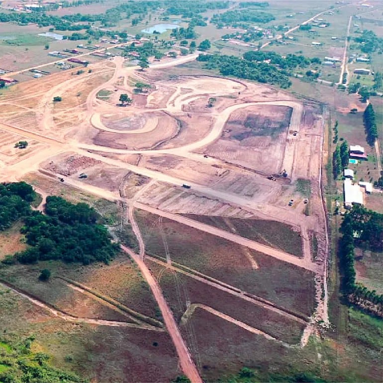 Imagen de cuando comenzaba la construcción de un barrio cerrado exclusivo entre San Ber y Ypacaraí, con fuente de agua de Atyrá. 21-01-2025