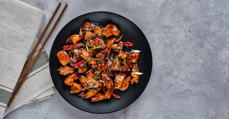 Teriyaki de pollo.