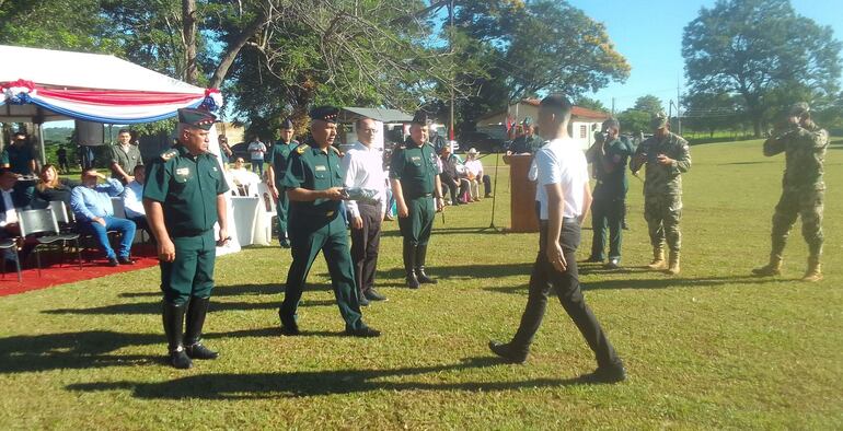 El acto de habilitación del curso de Cimefor contó con la presencia del ministro de Defensa, Oscar González, y comandantes de diferentes unidades militares. 