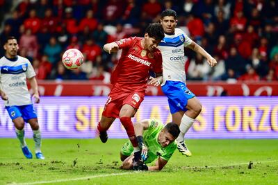 Robert Morales (26 años), futbolista paraguayo del Toluca, líder de la Liga mexicana.