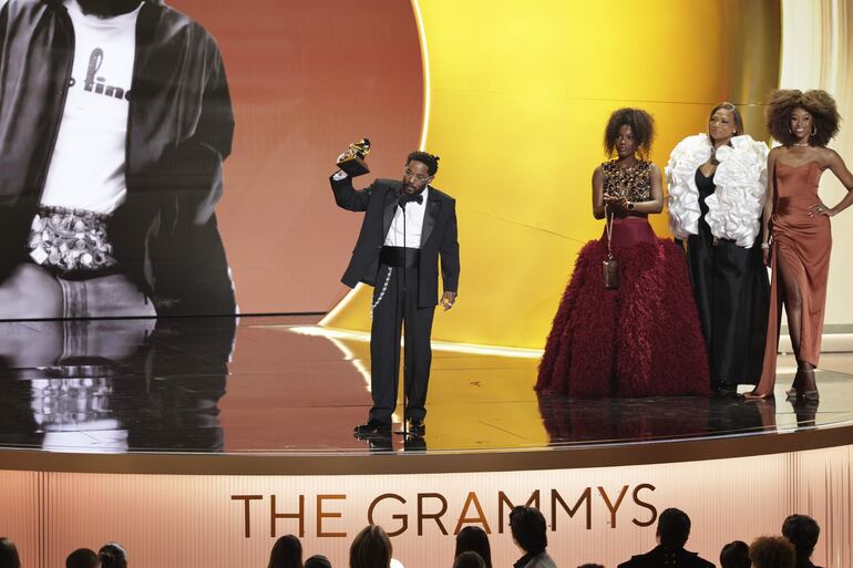 Kendrick Lamar recibe el Grammy al mejor álbum de rap por "GNX".