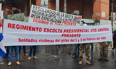 Manifestación en el centro de Asunción por parte de exsoldados de la gesta del 89.