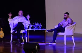 José Antonio Galeano y Juan Marcelo Cuenca en un momento de la charla realizada ayer.