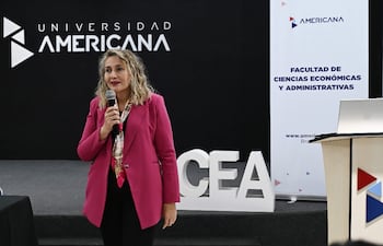 Katherin Arrúa, decana de la Facultad de Ciencias Económicas y Administrativas de la Universidad Americana.
