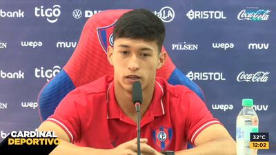 Rodrigo Gómez, futbolista de Cerro Porteño, en la conferencia previa al partido ante Atlético Tembetary.