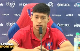 Rodrigo Gómez, futbolista de Cerro Porteño, en la conferencia previa al partido ante Atlético Tembetary.