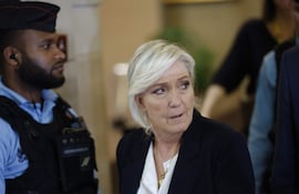 La líder de la derecha francesa, Marine Le Pen, que ha sido declarada culpable en el juicio celebrado hoy en el Tribunal de Apelación de París, en el que fue condenada a 15 meses de inhabilitación firme, pudiendo optar a Presidenciales en 2027.
