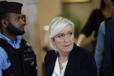 La líder de la derecha francesa, Marine Le Pen, que ha sido declarada culpable en el juicio celebrado hoy en el Tribunal de Apelación de París, en el que fue condenada a 15 meses de inhabilitación firme, pudiendo optar a Presidenciales en 2027.