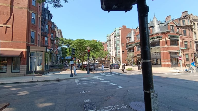 Las calles de Boston invitan a un placentero paseo.