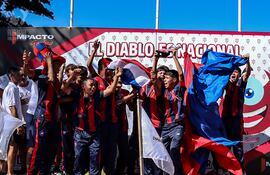 Una de las celebraciones de los juveniles azulgranas que llegaron al título en Argentina.