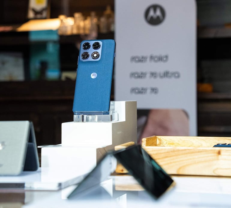 Los nuevos motorola razr elevan la experiencia plegable con más potencia, diseño e inteligencia artificial.