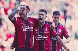 Celebración de Diego González junto al argentino Mateo García.