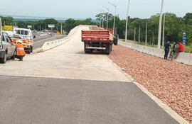 Otro camión ingreso a rampa de frenado de emergencia en cerro Caacupé