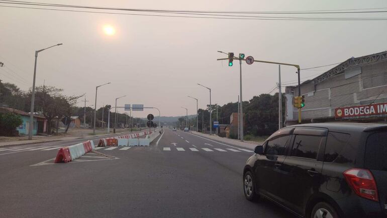 El carril de la derecha de la ruta PY02 es el que conduce a Caacupé o hacia el este del país, en la zona del cruce semafórico.