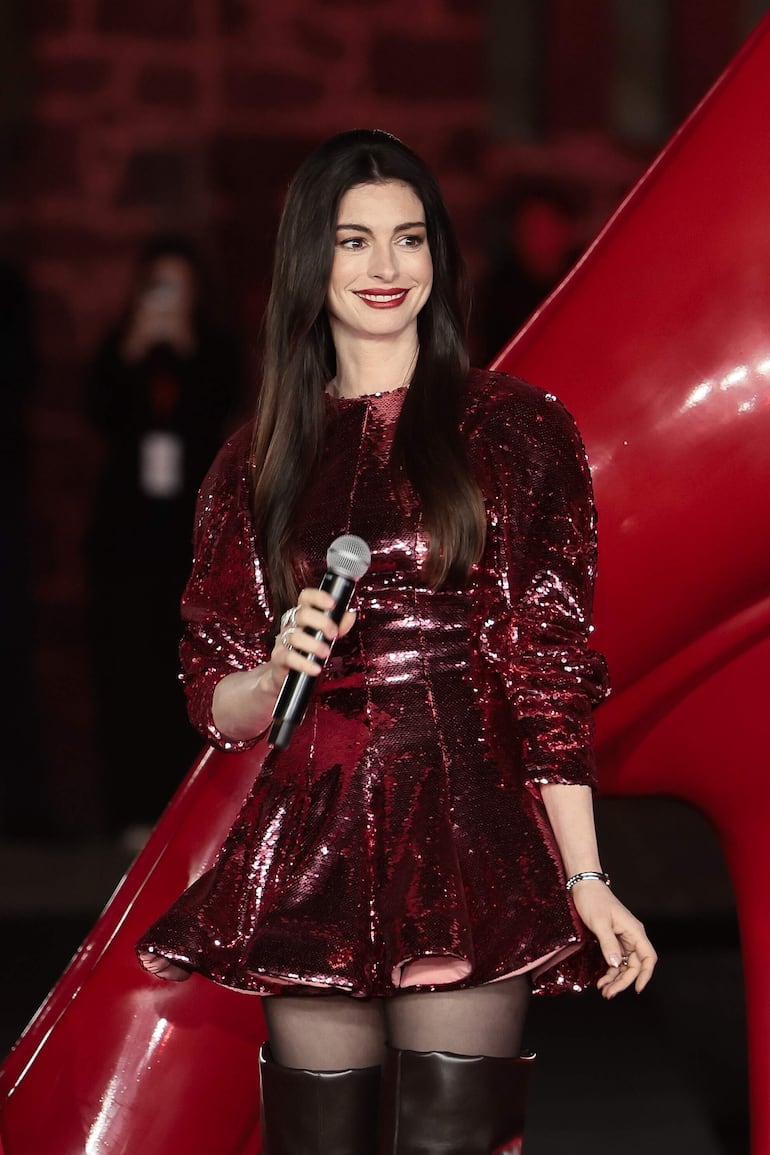 ¡Hermosa! Anne Hathaway en el Museo Anahuacalli, en Ciudad de México. (EFE/José Méndez)
