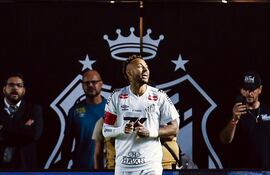Neymar da Silva Santos Júnior (33 años), celebra el tanto que le marcó ayer en el empate de Santos ante Mirassol.