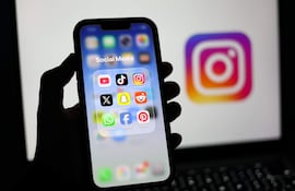 El presidente del Gobierno español, Pedro Sánchez, anunció que España prohibirá el acceso a las redes sociales a menores de 16 años y adoptará otras medidas para aumentar el control de las plataformas digitales.