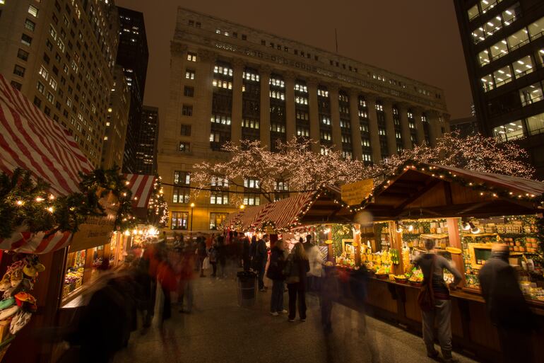 Chicago también se inspira en las tradiciones navideñas alemanas: el "Christkindlmarket" que tiene lugar en Daley Plaza se inspira en el de Núremberg.