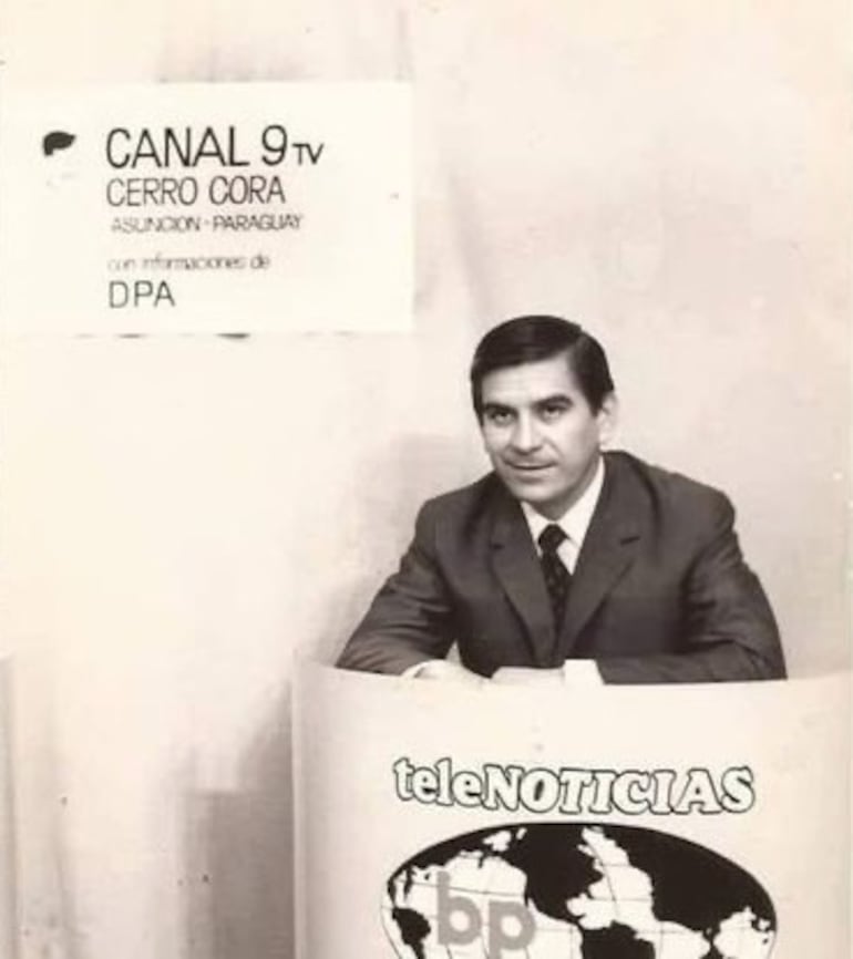 Héctor Velázquez, conductor de Telenoticias.
