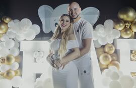 Charli González y Diana Karen Ramírez esperan con amor a su niño.