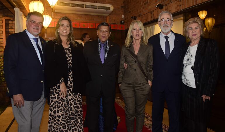 Daniel Prieto, Patricia Quevedo de Prieto, Eduardo Felippo, Patricia Calisto, el embajador de Brasil José Antonio Marcondes de Carvallo y Cristina Felippo.