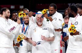 Gregg Popovich se despide como la leyenda que es en Spurs.