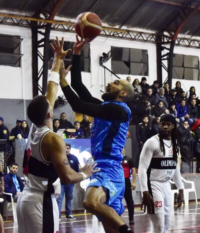 Sebastián Picton de San José enfrenta a Vincenzo Ochipinti.