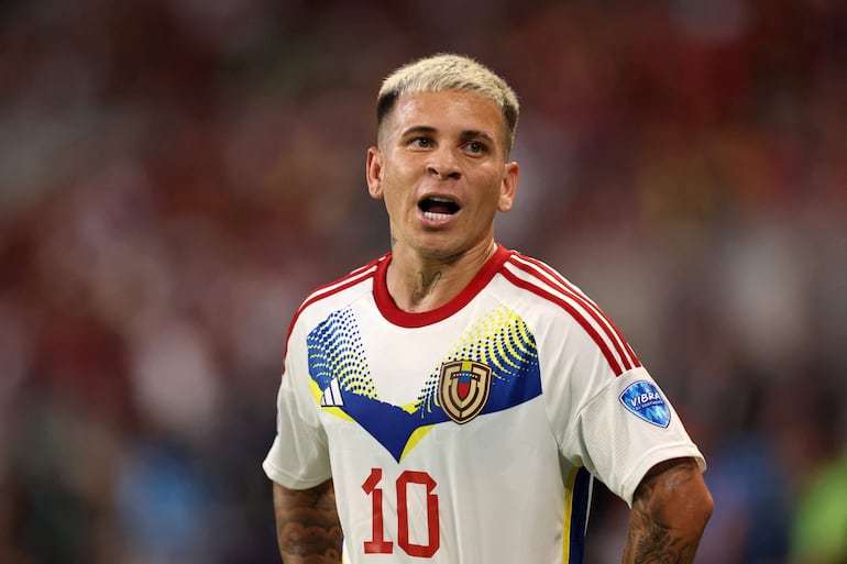 Yeferson Soteldo, jugador de la selección de Venezuela, reacciona en el partido frente a Jamaica por la tercera fecha del Grupo B de la Copa América 2024, en Austin, Texas,