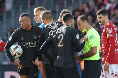 Paris Saint Germain fue salvado por el VAR