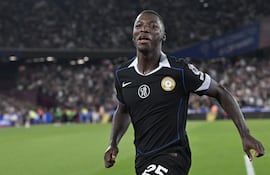 El ecuatoriano Moises Caicedo (24 años) celebró este viernes el cambio de reglamento de la FIFA.