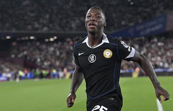 El ecuatoriano Moises Caicedo (24 años) celebró este viernes el cambio de reglamento de la FIFA.