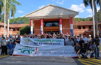 Docentes y funcionarios de la UNA no descartan más manifestaciones y paros en rechazo de la propuesta de Reforma aprobada en Diputados