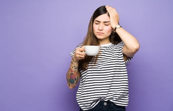 ¿Tu taza de la mañana está curando tu dolor de cabeza o provocando el efecto rebote?