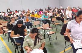 Docentes rinden examen para concurso convocado por el MEC en Amambay.
