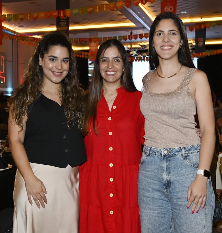 Tamara Martínez, Alejandra Gómez y Macarena Pascottini. 