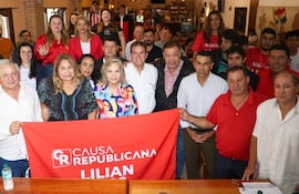 La senadora Lilian Samaniego se reunió con dirigentes colorados en Misiones.