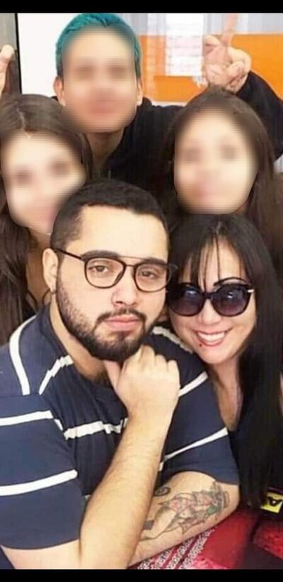 Giovanni Divitto Aquino y su madre, Norma Aquino.