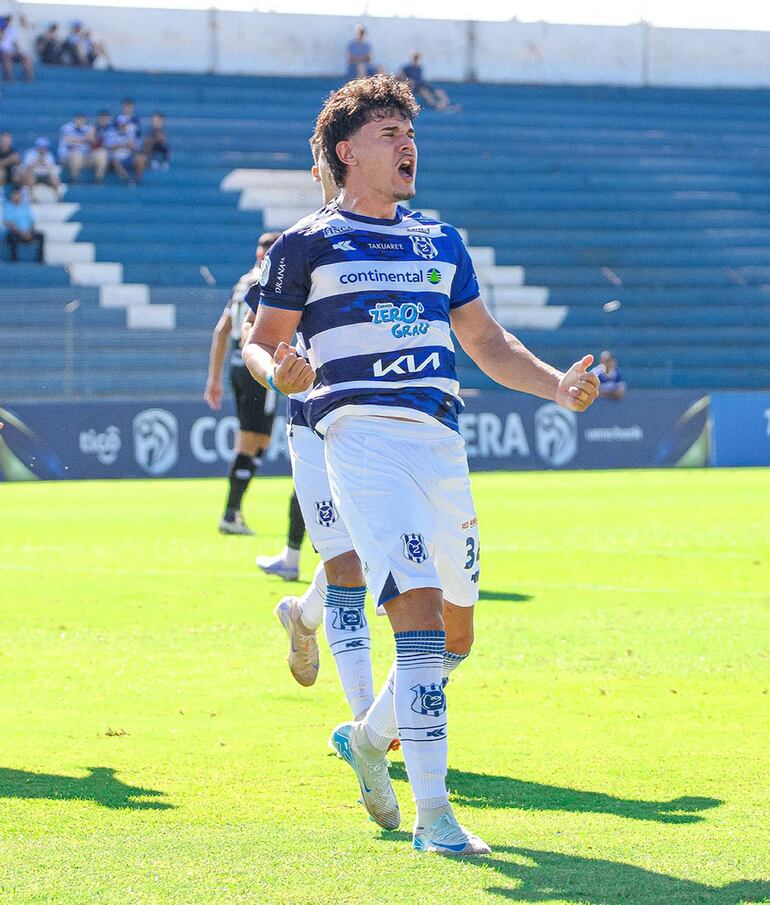 Marcos Antonio Caballero Aguilera (23), delantero del 2 de Mayo.