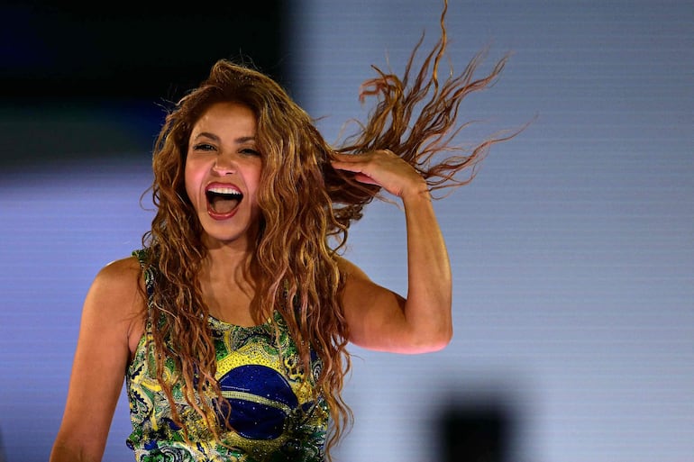 La cantante colombiana Shakira durante un concierto gratuito en la playa de Copacabana en Río de Janeiro, Brasil, el 2 de mayo pasado. (Pablo PORCIUNCULA / AFP)