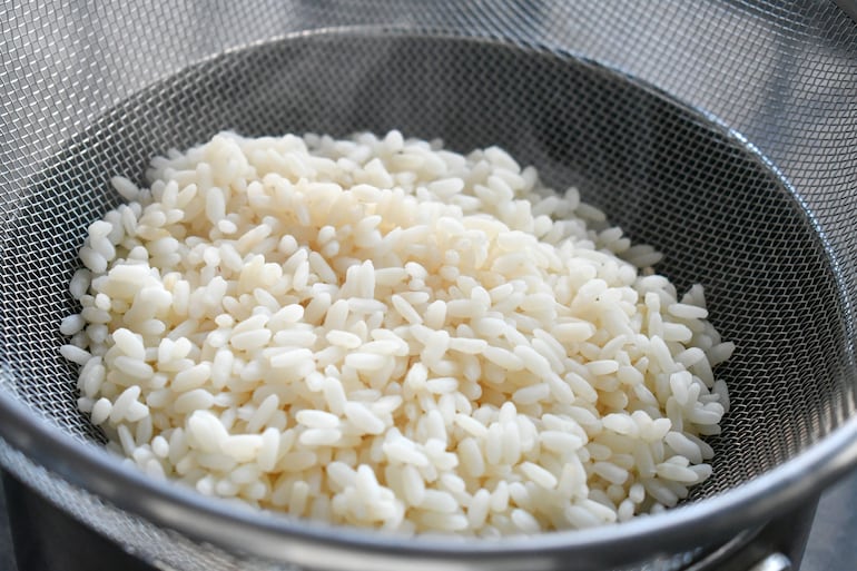 Concepto de cocción de arroz.