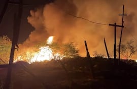 Basural clandestino volvió a arder en la Costanera Sur