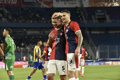 Tres goles en una foto Jorge Emanuel Morel (28 años) y Pablo Ezequiel Vegetti (37) marcaron la diferencia en la victoria de Cerro Porteño sobre Sportivo Luqueño en La Nueva Olla de Barrio Obrero.