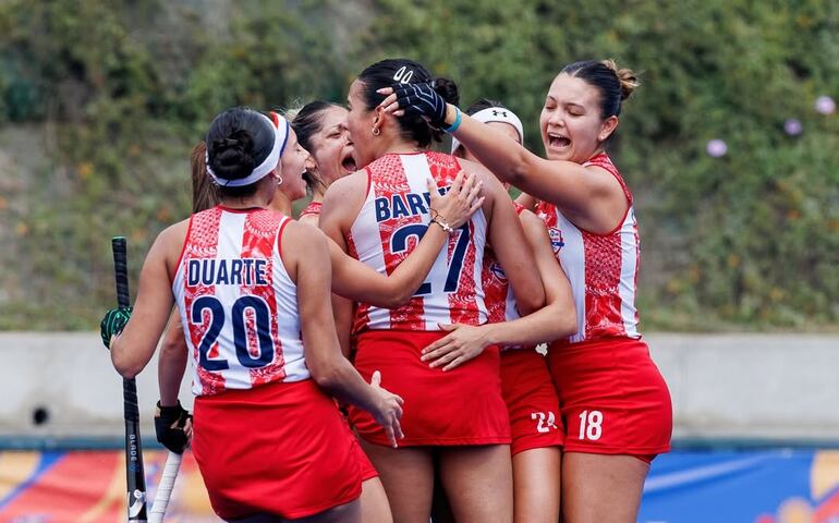 Las Aguará festejan el triunfo que las vuelve a posicionar en zona de clasificación.