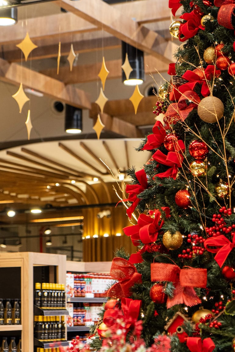 El ambiente navideño ya se vive en Casa Rica, que acaba de abrir su nuevo local en Distrito Perseverancia.