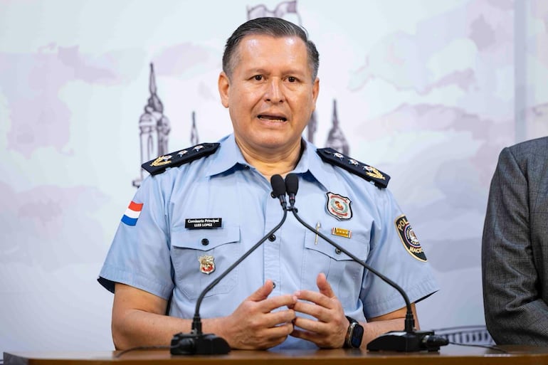 Comisario principal Luis López, Jefe del Departamento de Lucha contra el Crimen Organizado.