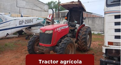Este tractor es una de las máquinas que estarán dispobibles durante la subasta.