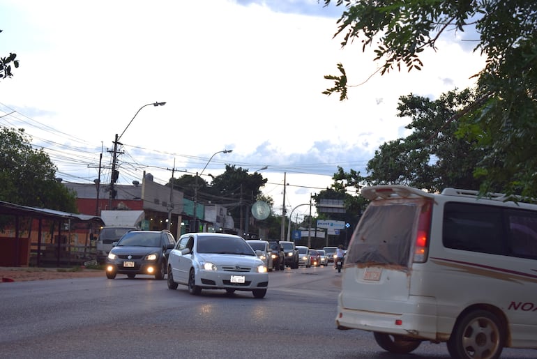 En el desvío de acceso Carapeguá-Nueva Italia se registró un mayor desplazamiento vehicular.