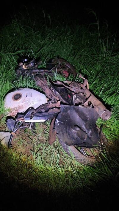 Asi quedó la motocicleta en el que iban los nativos fallecidos.
